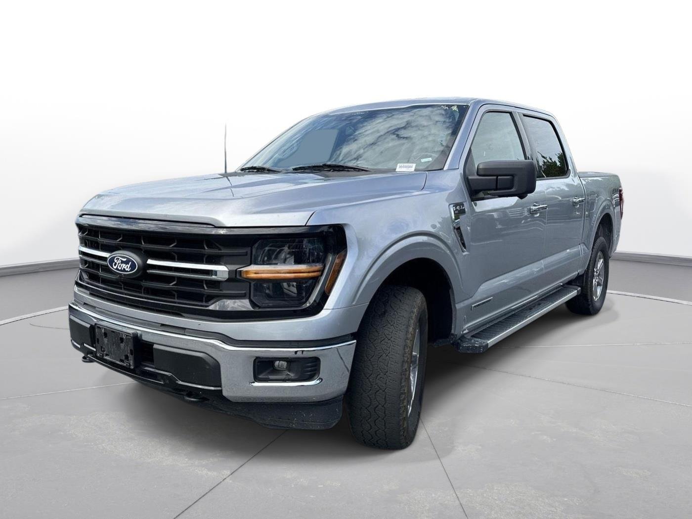 Used 2024 Iconic Silver Metallic Ford XLT image 2