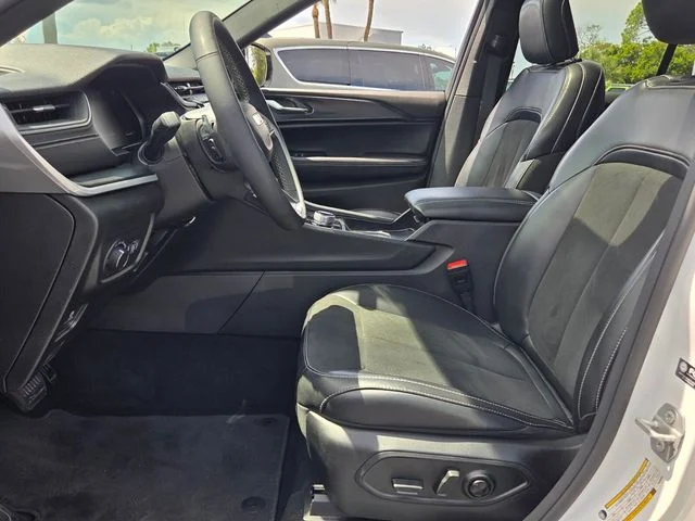 Certified Used 2025 White Jeep Altitude X image 10