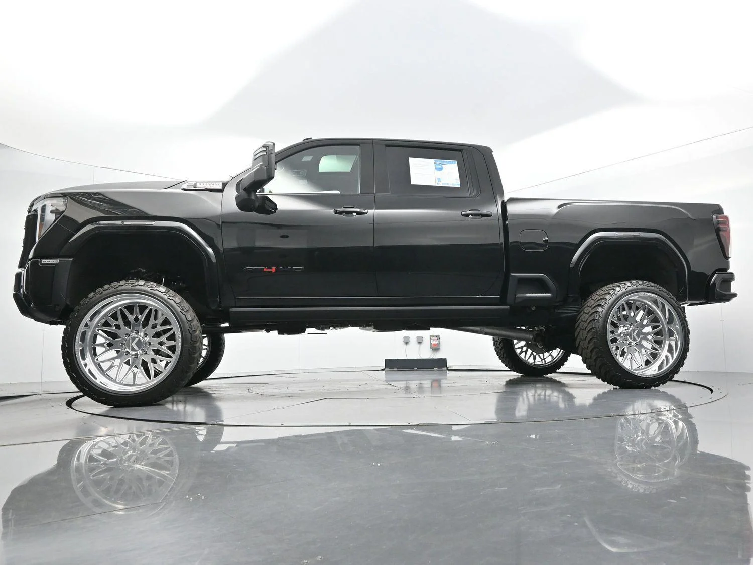 Used 2025 Onyx Black GMC AT4 image 50