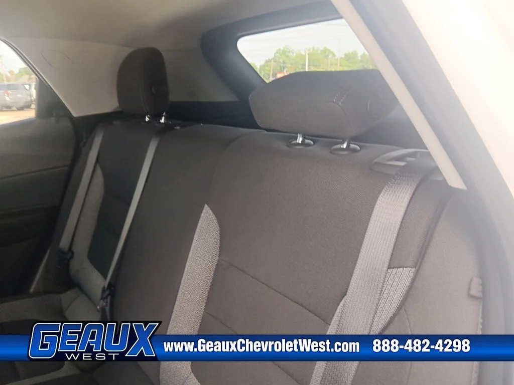 Used 2025 White Chevrolet LT image 25