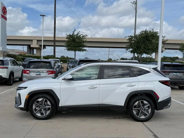 Used 2026 White Hyundai SEL image 7