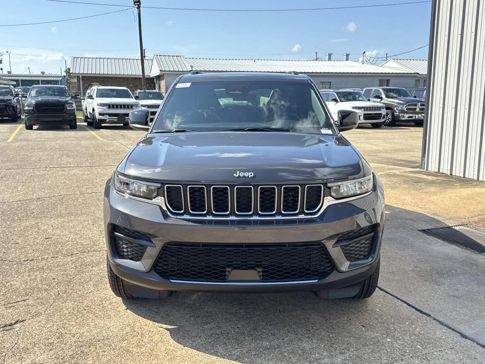 New 2026 Baltic Gray Metallic Clearcoat Jeep Laredo X image 2