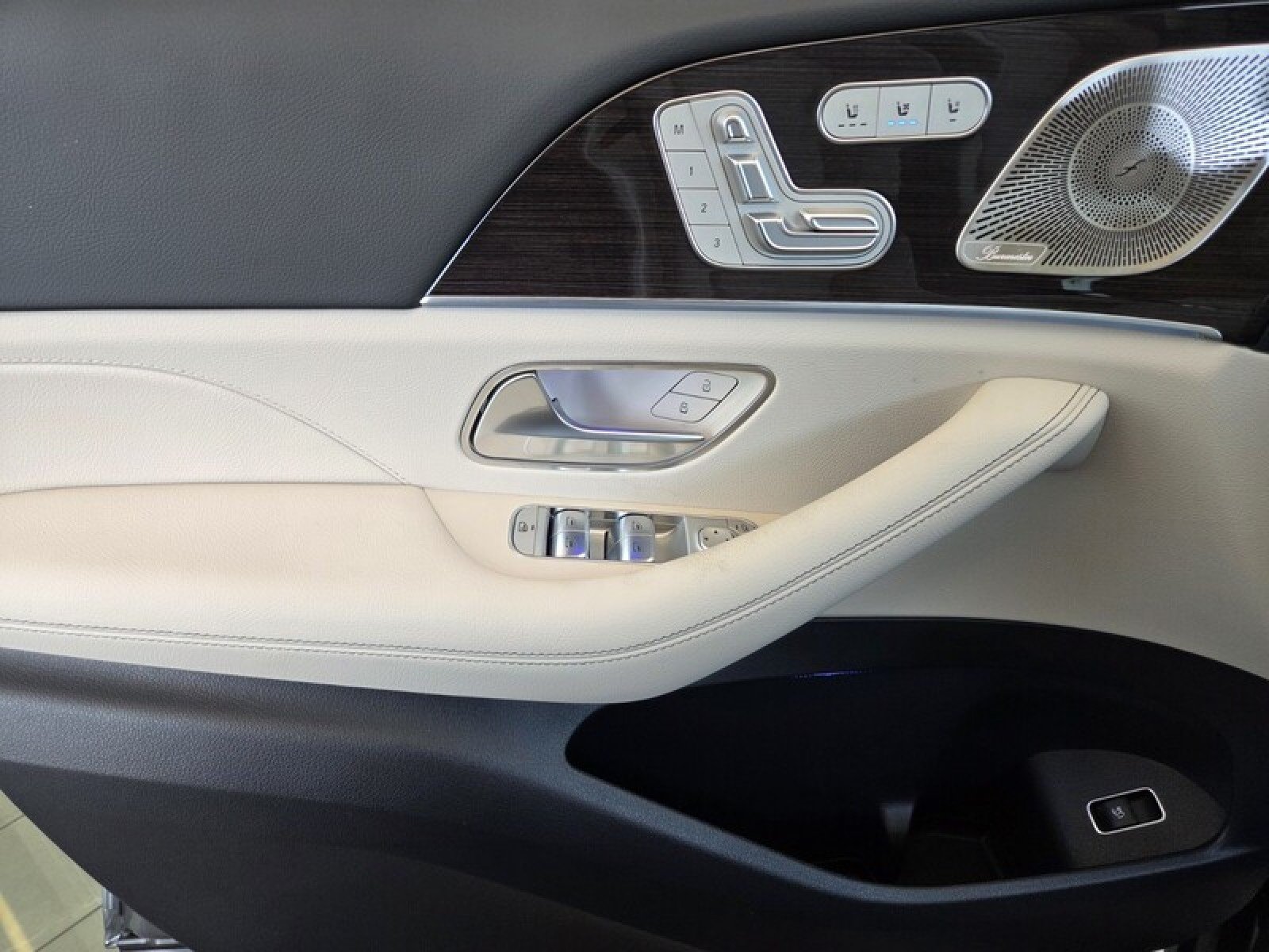 New 2026 Selenite Grey Metallic Mercedes-Benz GLE 350 4MATIC® SUV image 21
