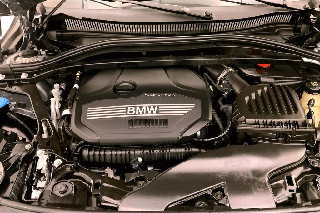 Certified Used 2023 Skyscraper Grey Metallic BMW  image 9