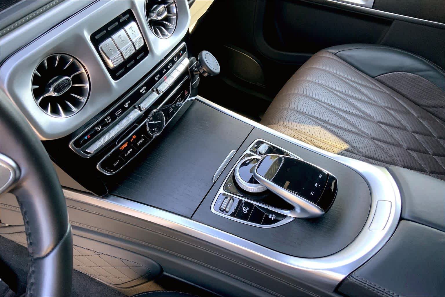 Used 2022 MANUFAKTUR Mystic Brown Metallic Mercedes-Benz G 550 image 17