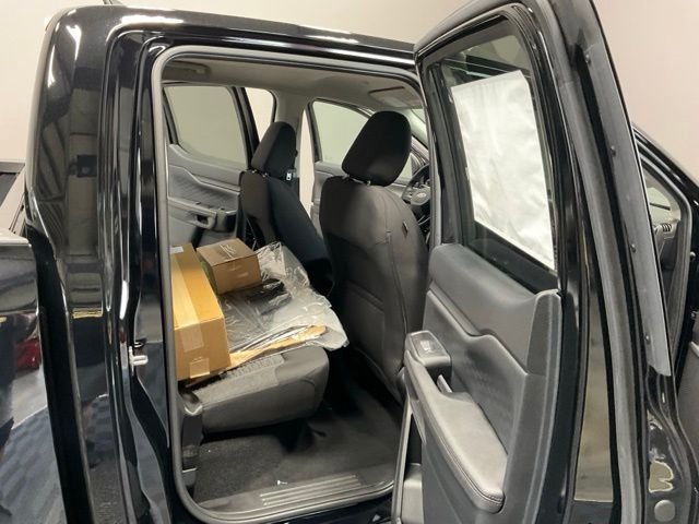 New 2026 Shadow Black Ford XLT image 25