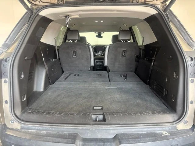 Used 2020 Gray Chevrolet 3LT image 22