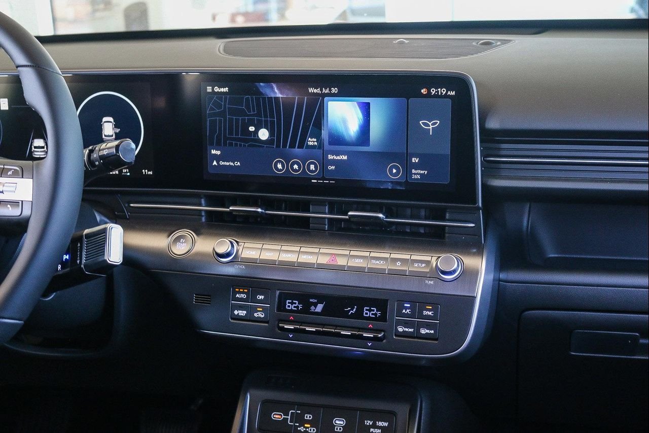 2025 Hyundai Kona EV SEL - Photo 42