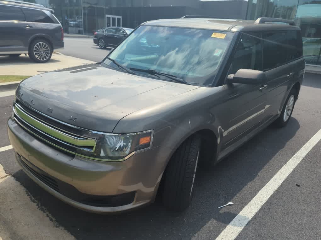 Used 2014 Mineral Grey Metallic Ford SE image 2