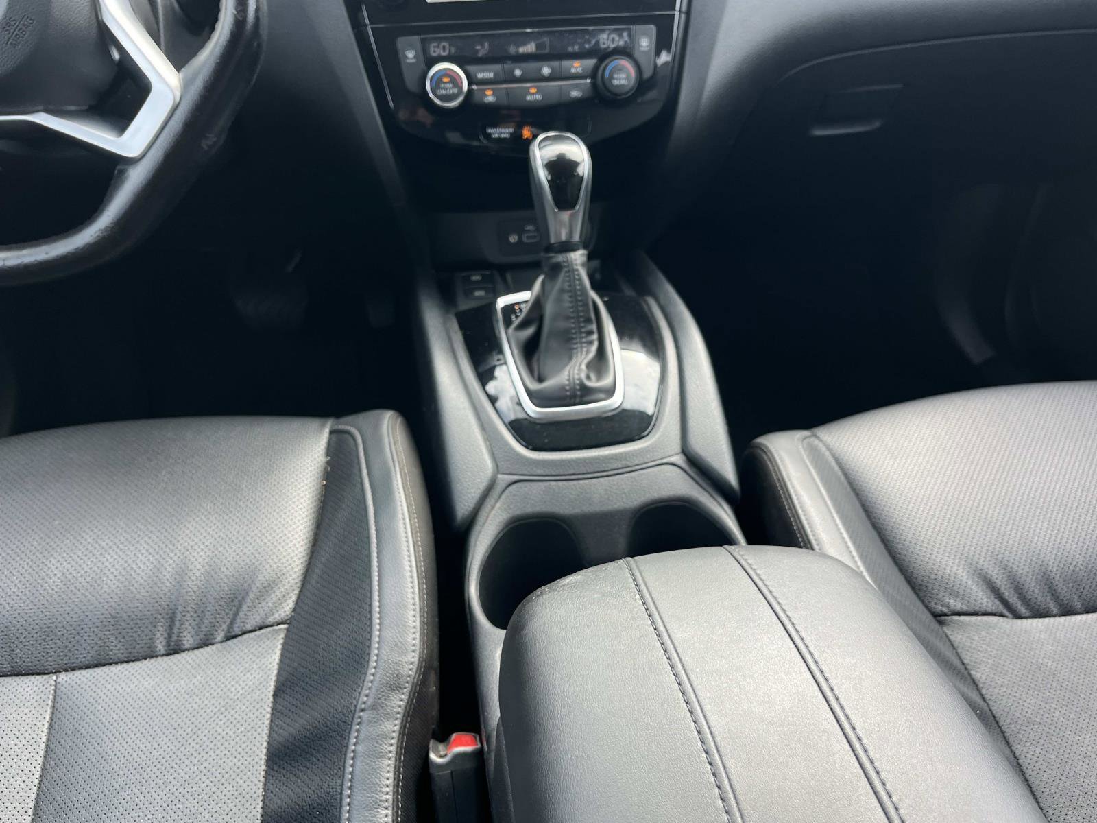 Used 2021 Scarlet Ember Tintcoat Nissan SL image 16