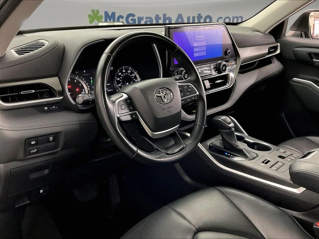 Used 2023 Beige Toyota XLE image 17