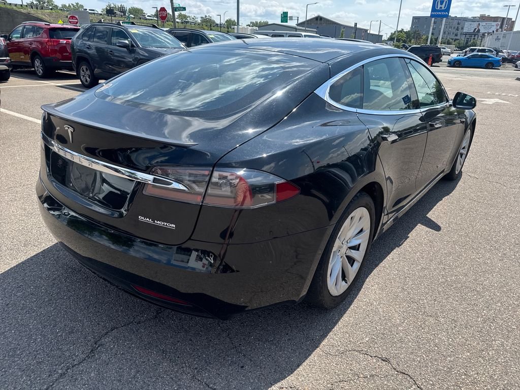 Used 2019  Tesla P100D image 7