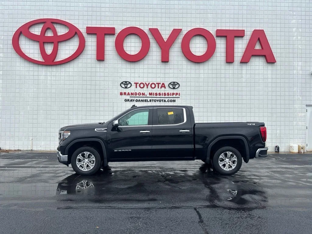 Used 2025 Black GMC SLT image 5