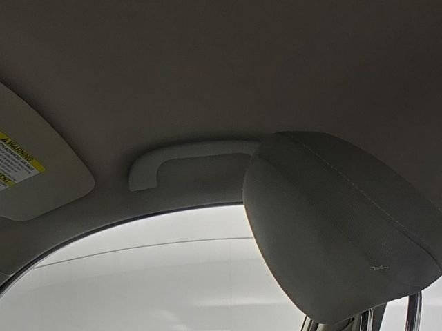 Used 2020 White Subaru Base image 39