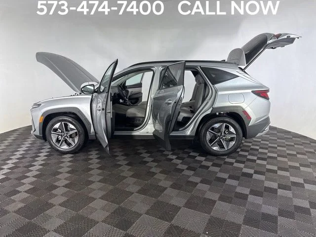 Used 2025 Silver Hyundai SEL image 11
