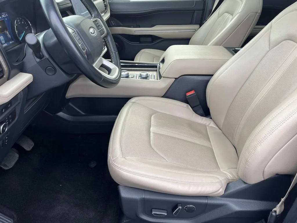 Used 2022 White Ford Limited image 12