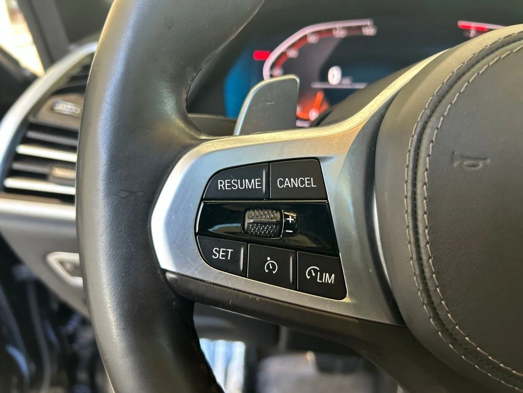 Used 2020 Black BMW sDrive40i image 33
