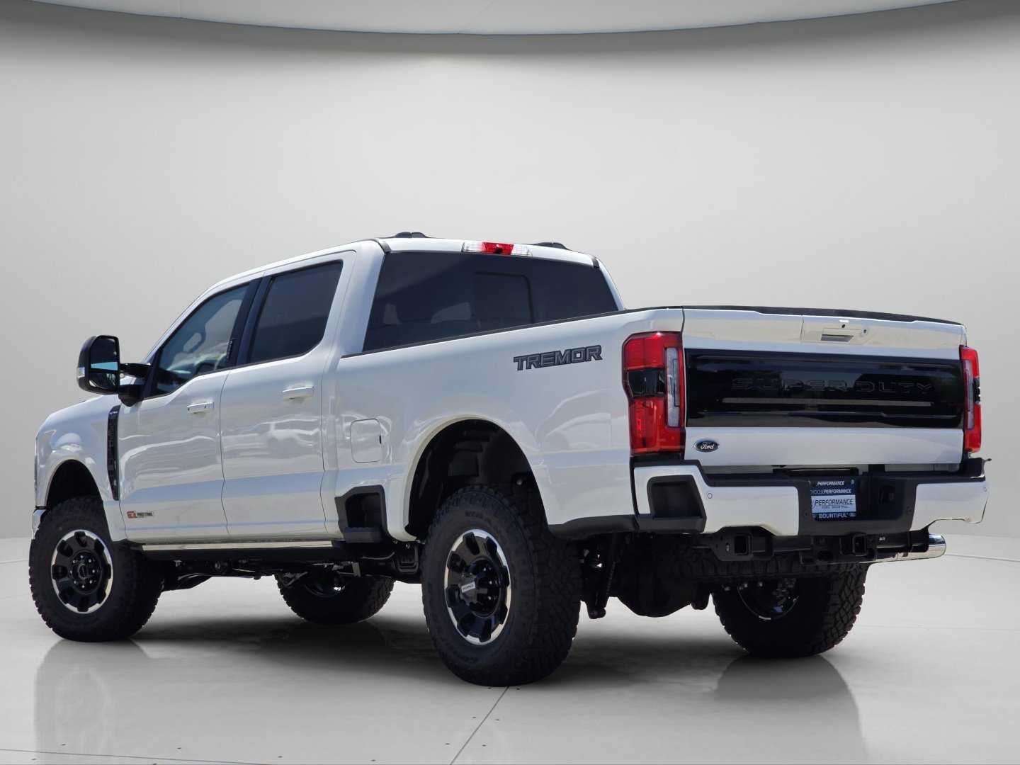 New 2026 Star White Metallic Tri-Coat Ford Platinum image 24