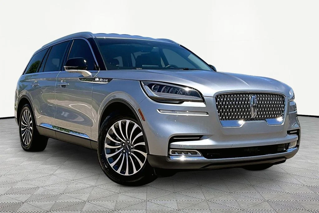 Used 2020 Radiance Metallic Lincoln Reserve image 12
