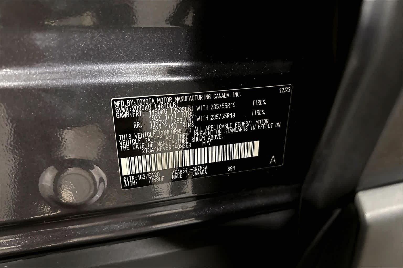 Used 2024 Magnetic Gray Metallic Toyota XLE Premium image 37