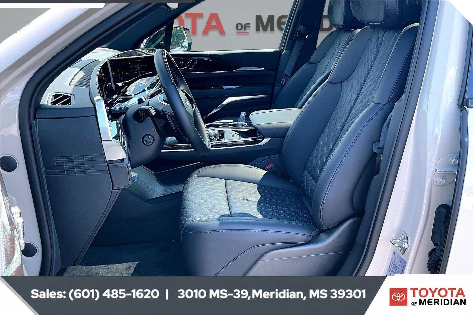 Used 2026 Sandstone Cadillac Luxury image 18