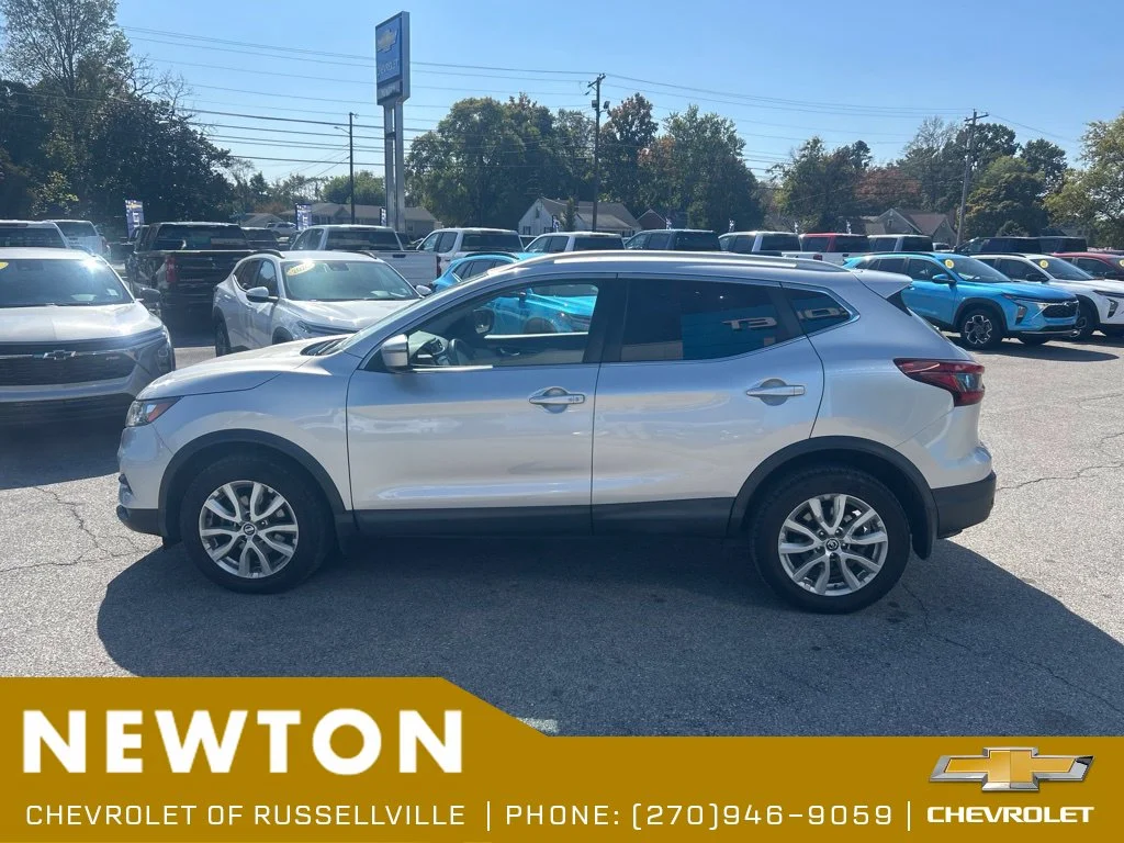 Used 2020 Silver Nissan SV image 11