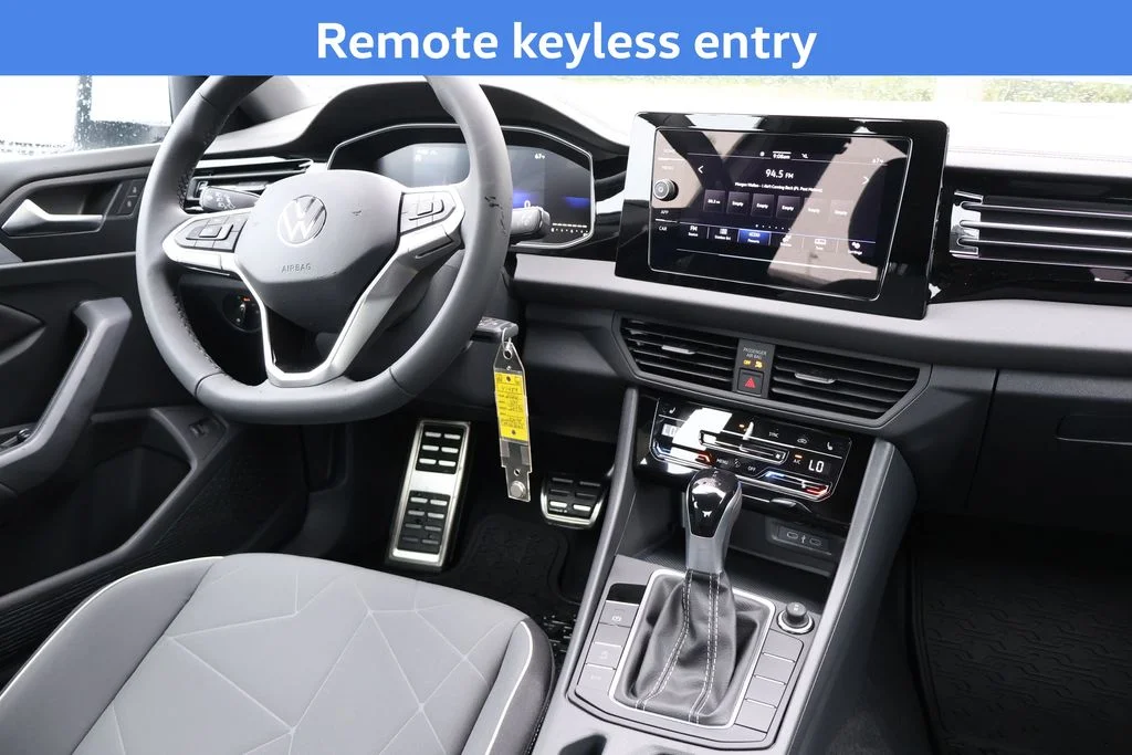 New 2026 White Volkswagen 1.5T Sport image 4