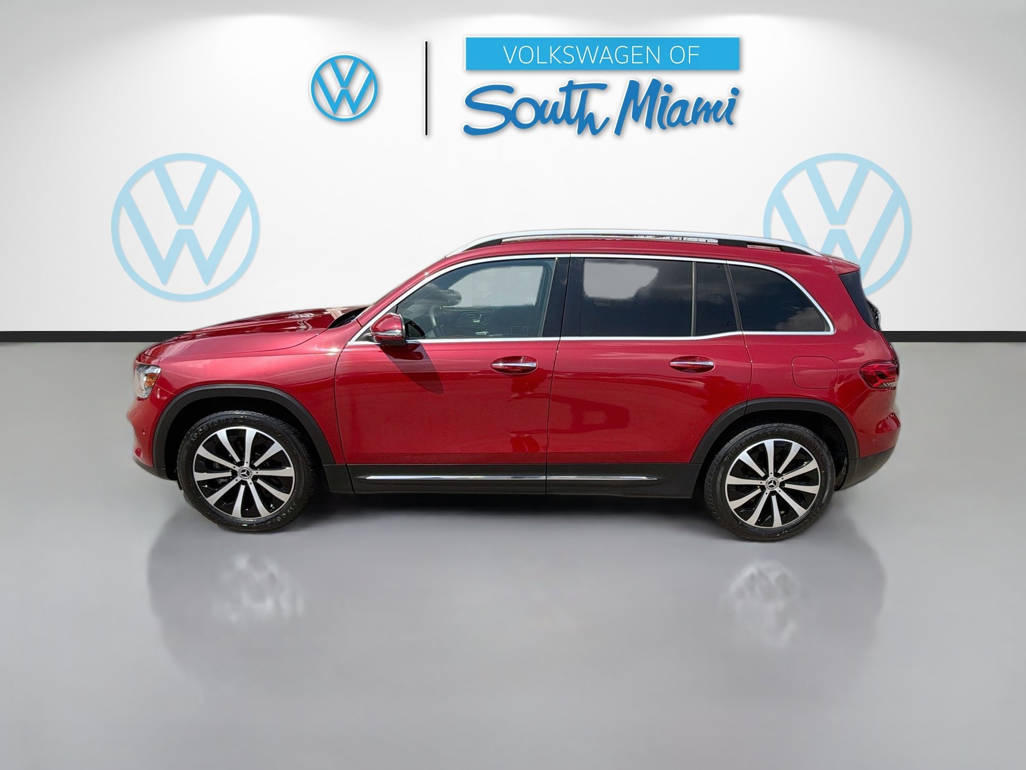 Used 2020 Red Mercedes-Benz GLB 250 image 4