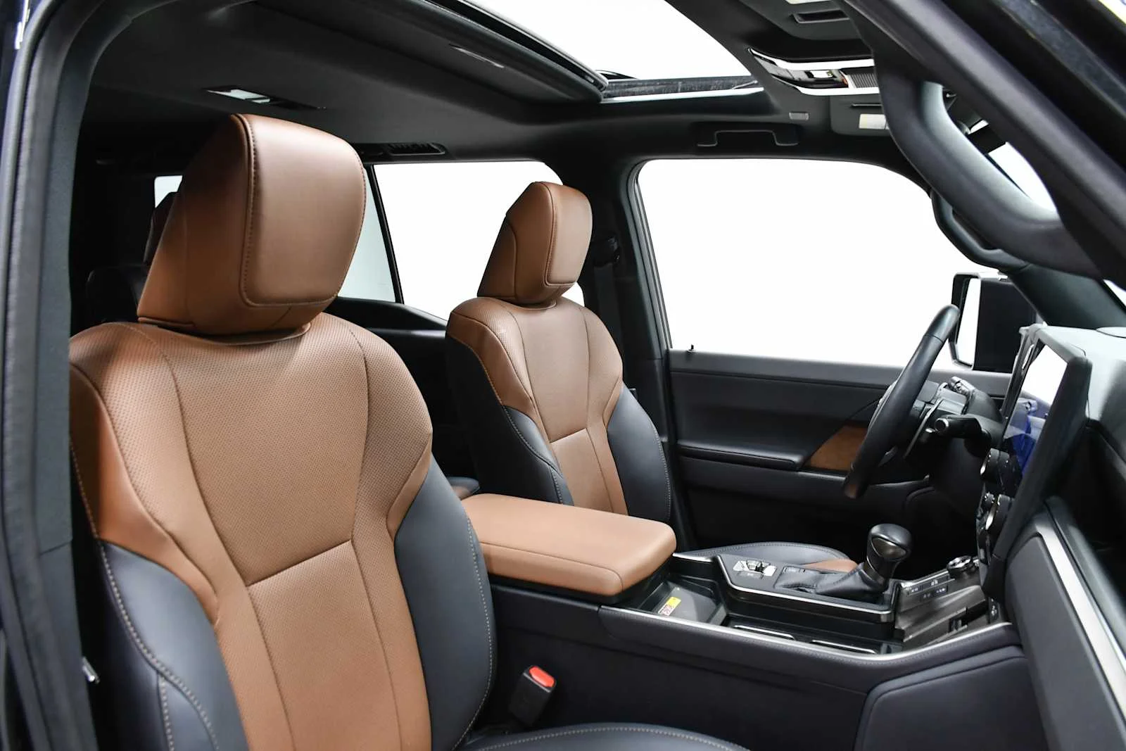 Certified Used 2024 CAVIAR Lexus Premium+ image 25