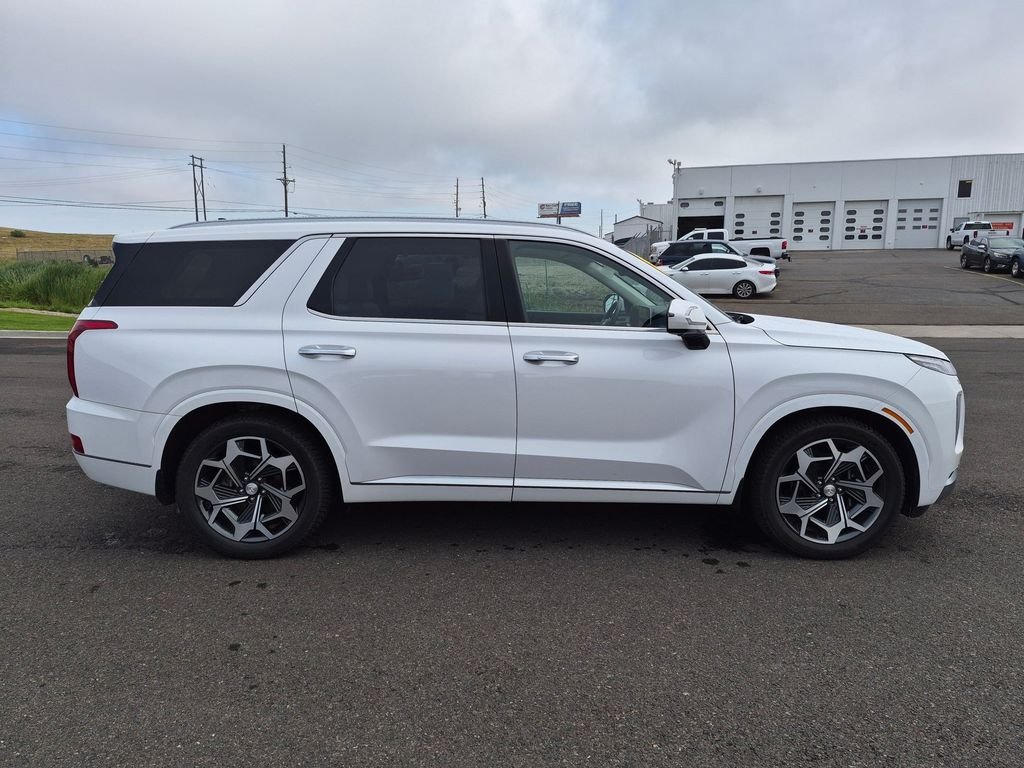 Used 2021 Hyper White Hyundai Calligraphy image 4