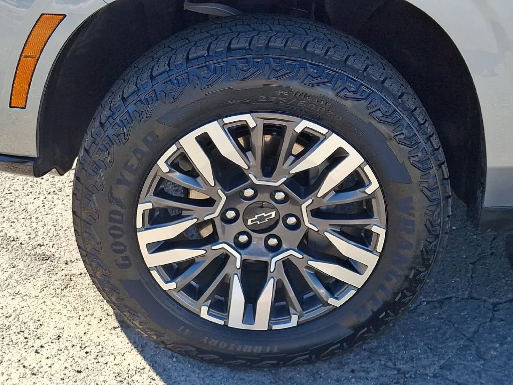 Used 2025 Sterling Gray Metallic Chevrolet Z71 image 29