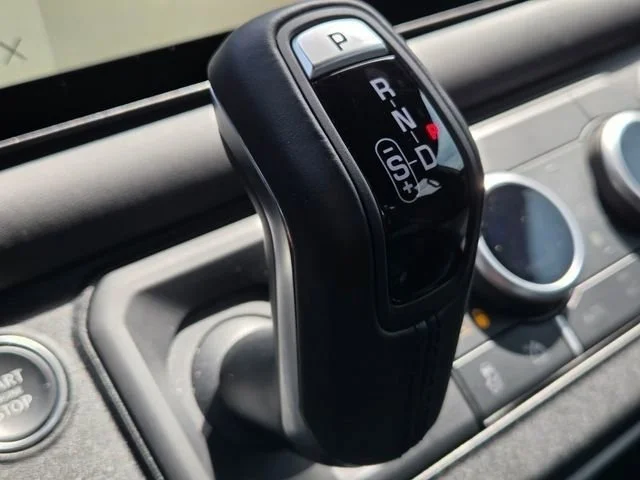 2024 Land Rover Defender SE - Photo 34