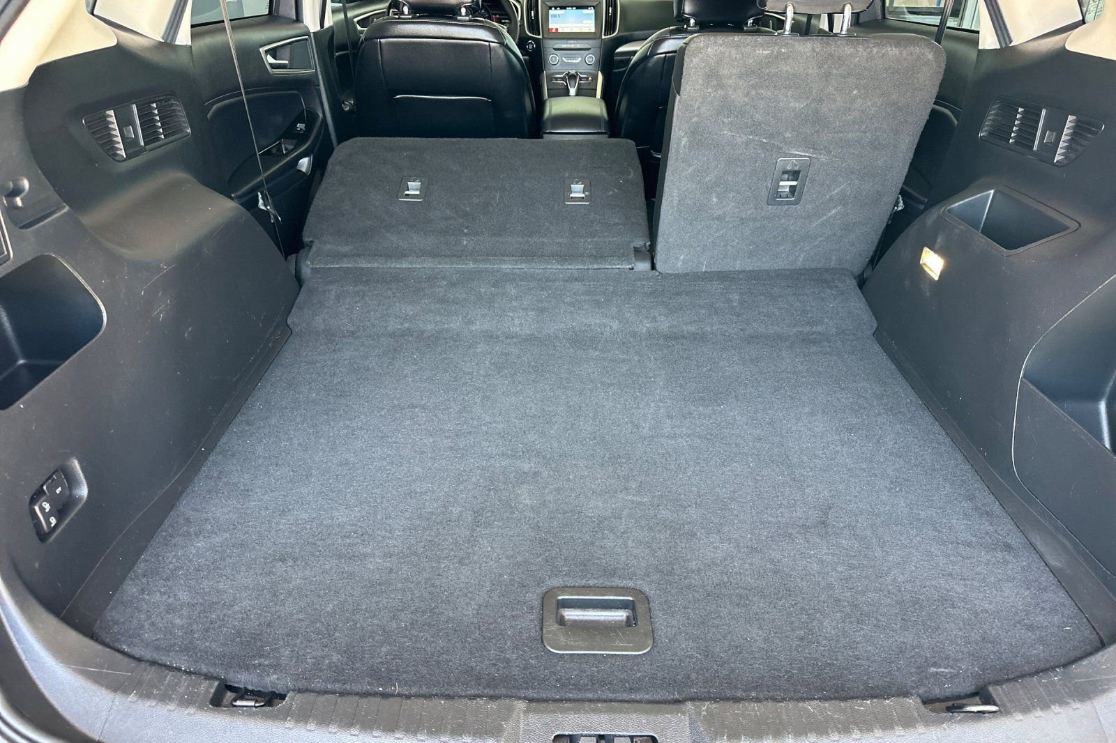 Used 2018 Black Ford SEL image 17