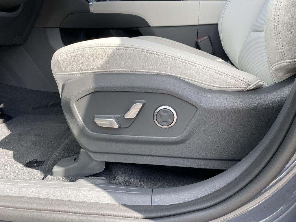 New 2026 Ecotronic Gray Hyundai Limited FWD image 12