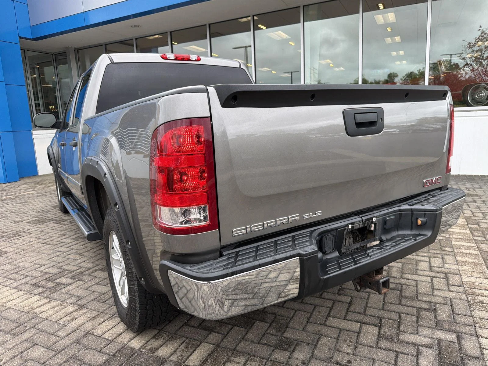 Used 2012 STEEL GRAY METALLIC GMC SLE image 3