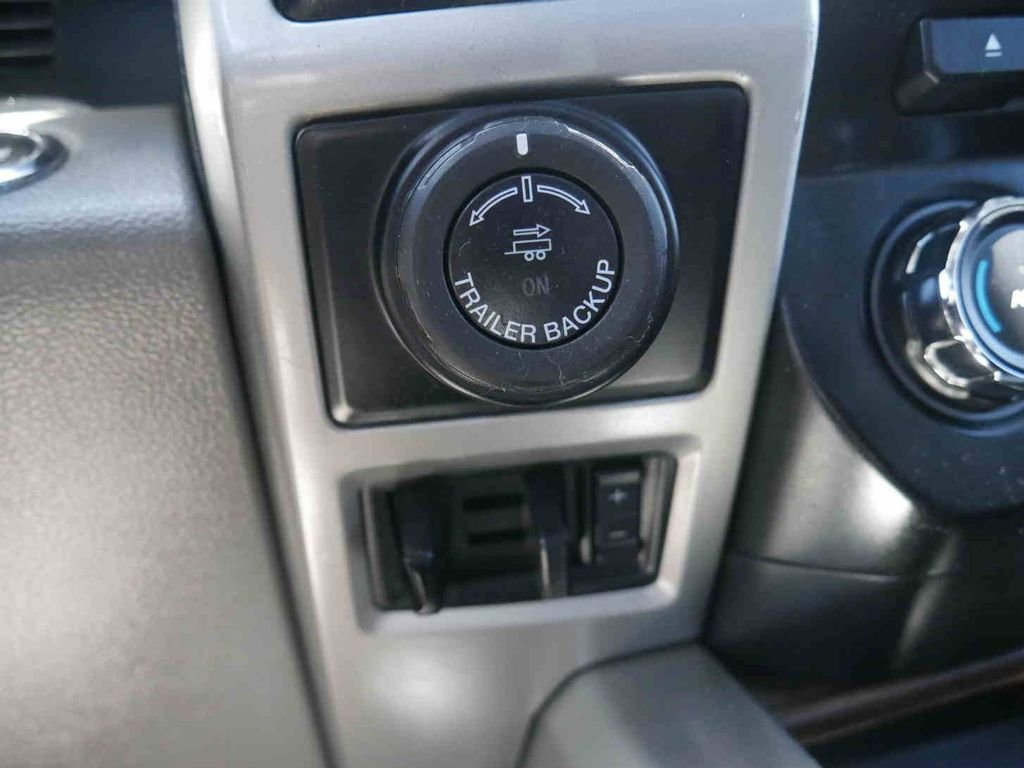 Used 2016 White Ford Lariat image 38