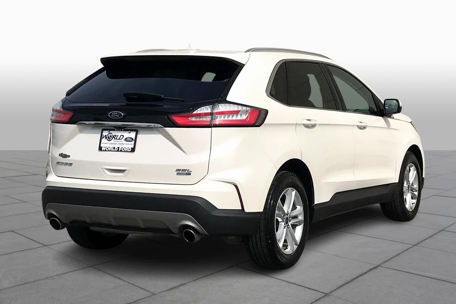 Used 2019 White Platinum Metallic Tri-Coat Ford SEL image 13