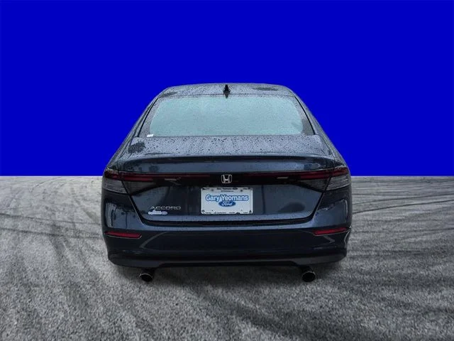 Certified Used 2026 Blue Metallic Honda SE image 5