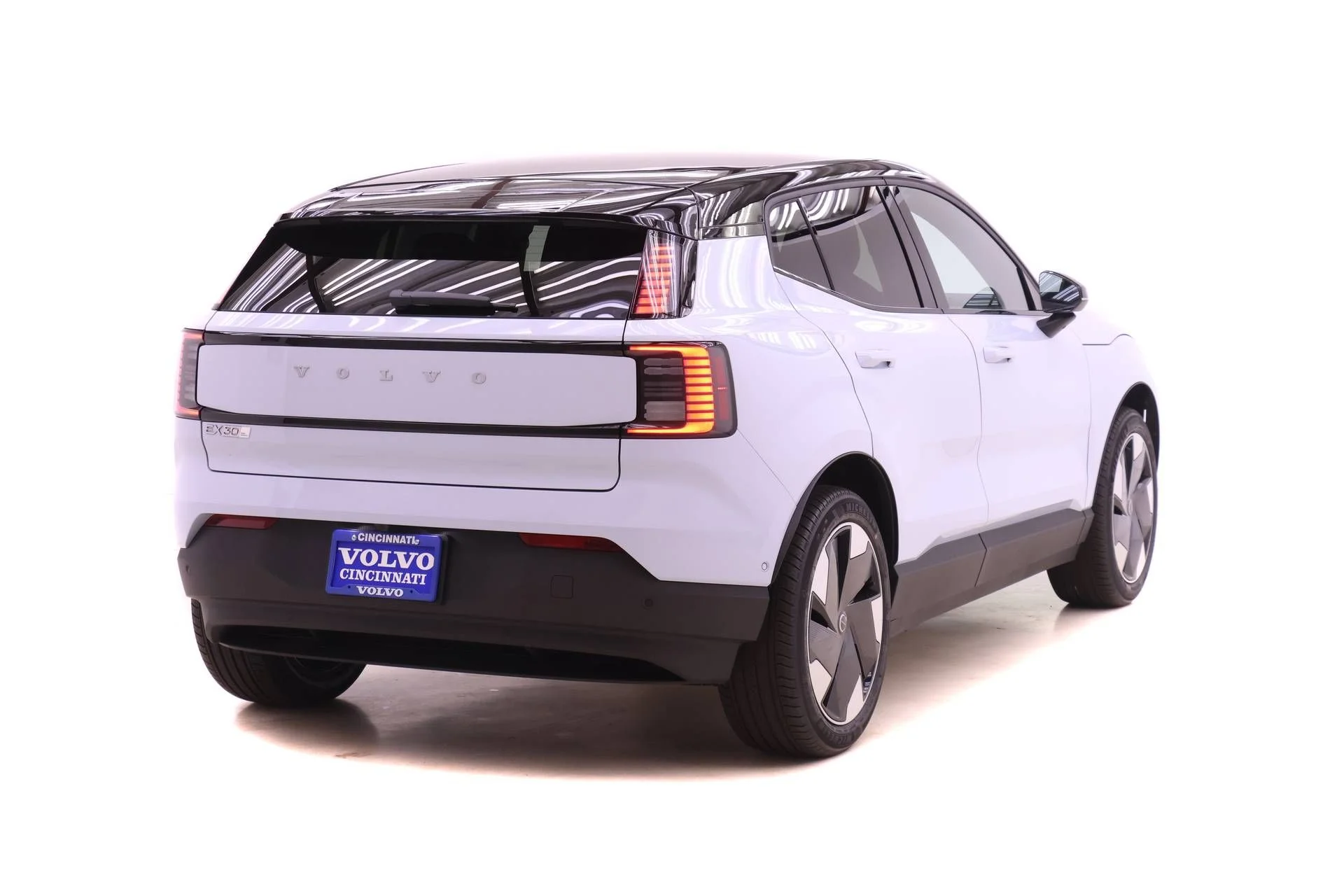 New 2026 Cloud Blue Volvo Ultra image 4