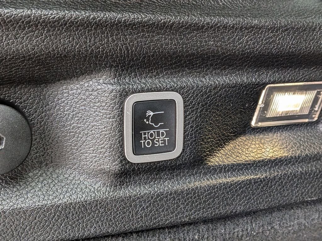 Used 2023 Black Jeep Overland image 9