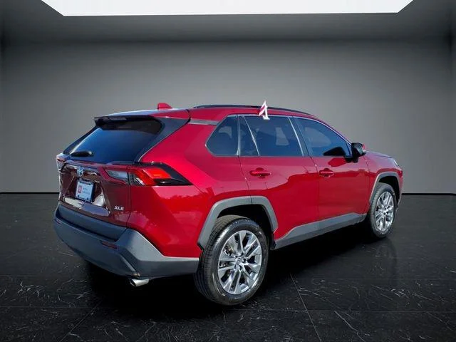 Certified Used 2023 RUBY FLARE PEARL Toyota  image 3