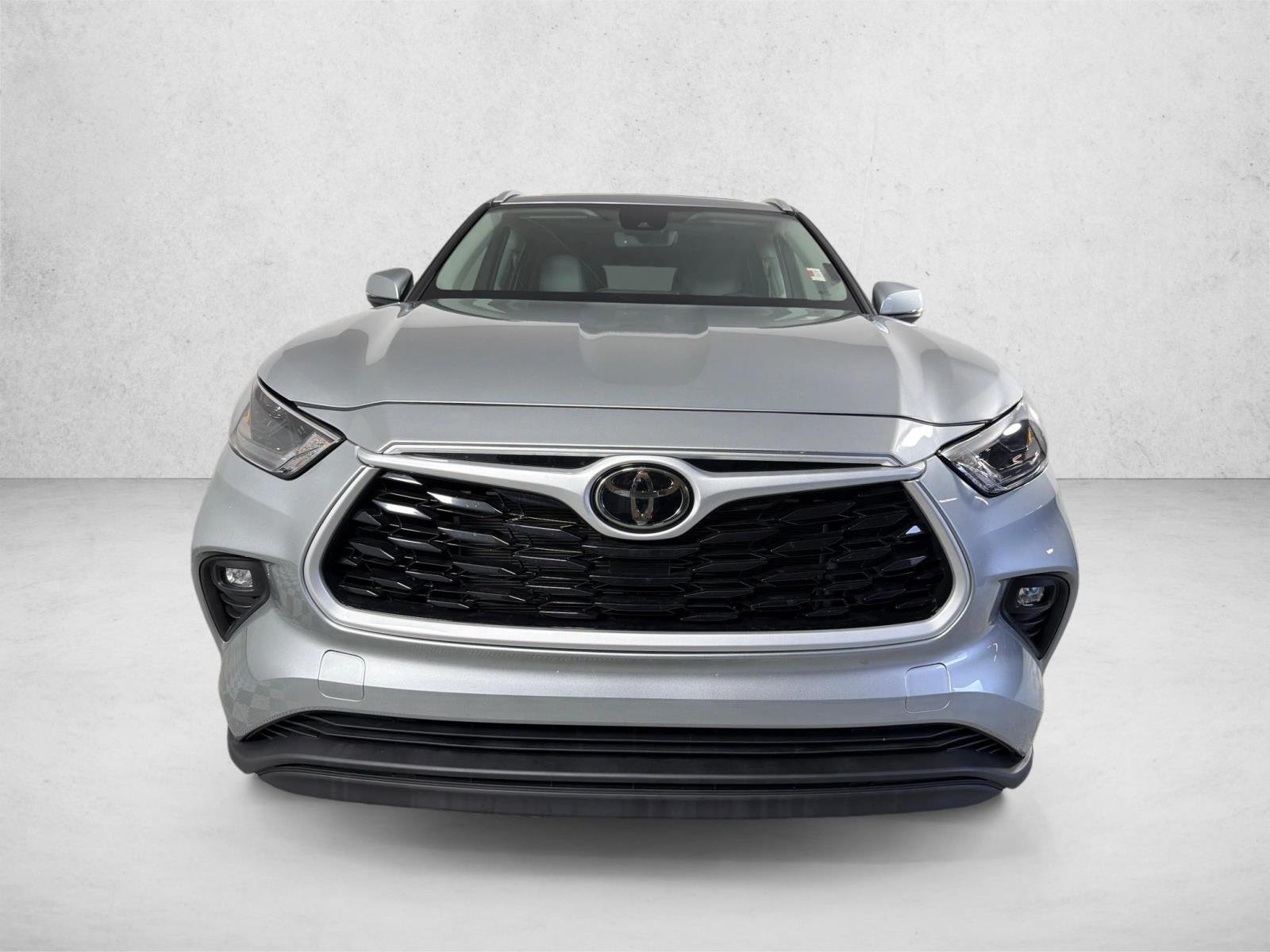 Used 2023 Celestial Silver Metallic Toyota XLE image 9