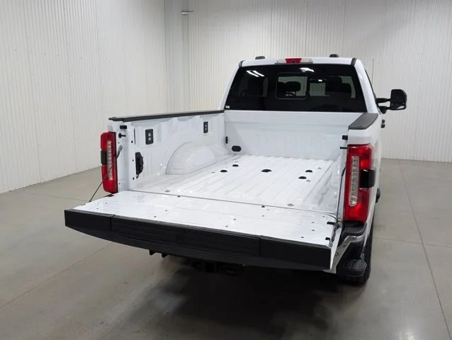 New 2026 Oxford White Ford F-250® XLT image 21