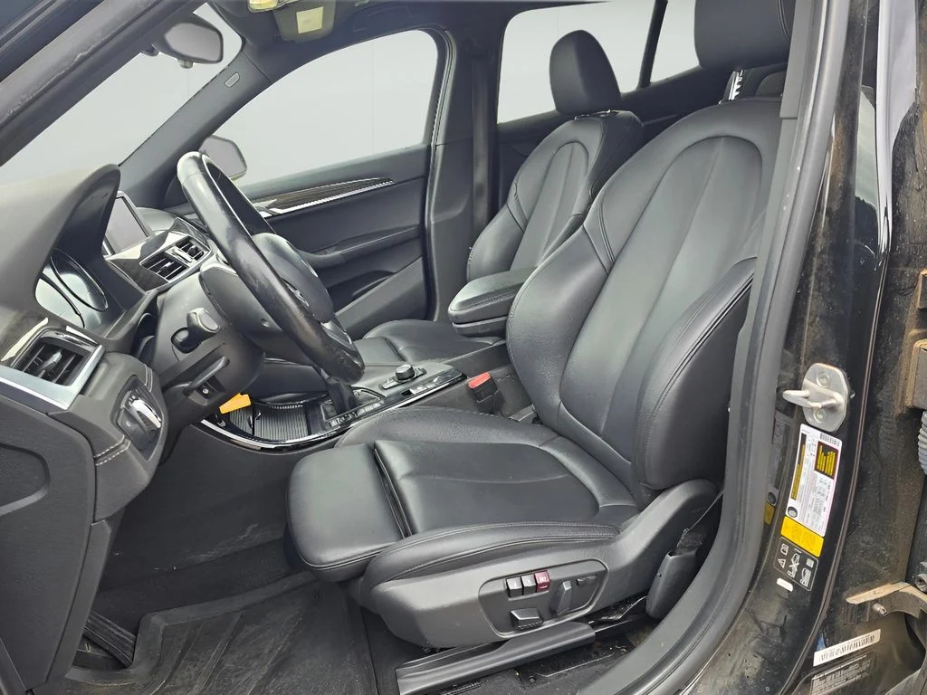 Used 2018 Black Sapphire Metallic BMW xDrive28i image 26