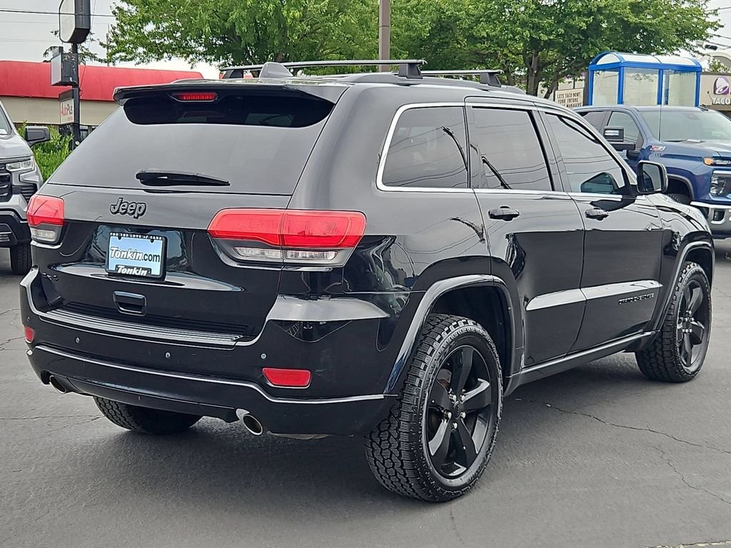Used 2015 Brilliant Black Crystal Pearlcoat Jeep Altitude image 6