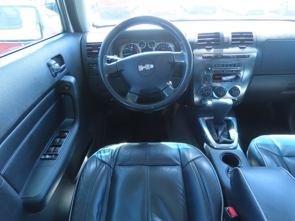 Used 2006 Boulder Gray Metallic Hummer Luxury image 5