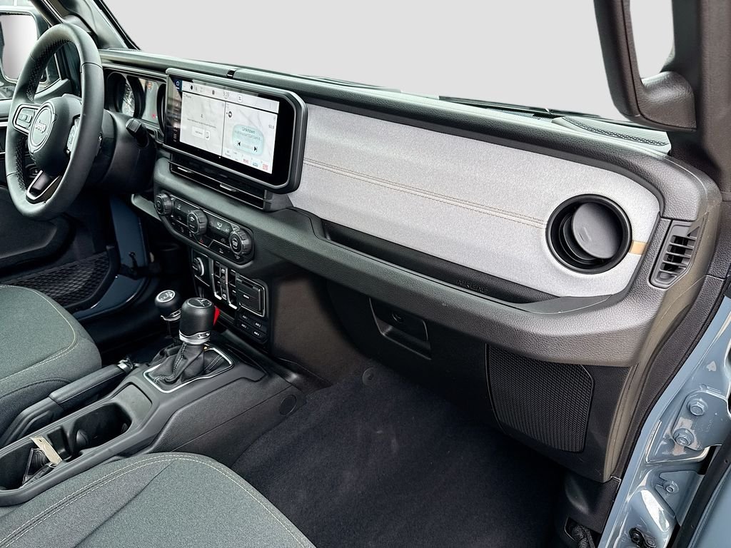 Used 2025 Anvil Clearcoat Jeep Sport S image 28