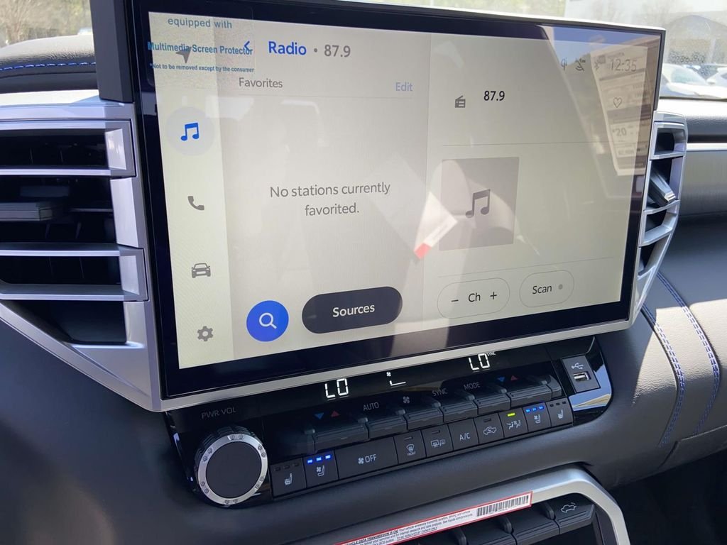 2025 Toyota Tundra Platinum - Photo 25