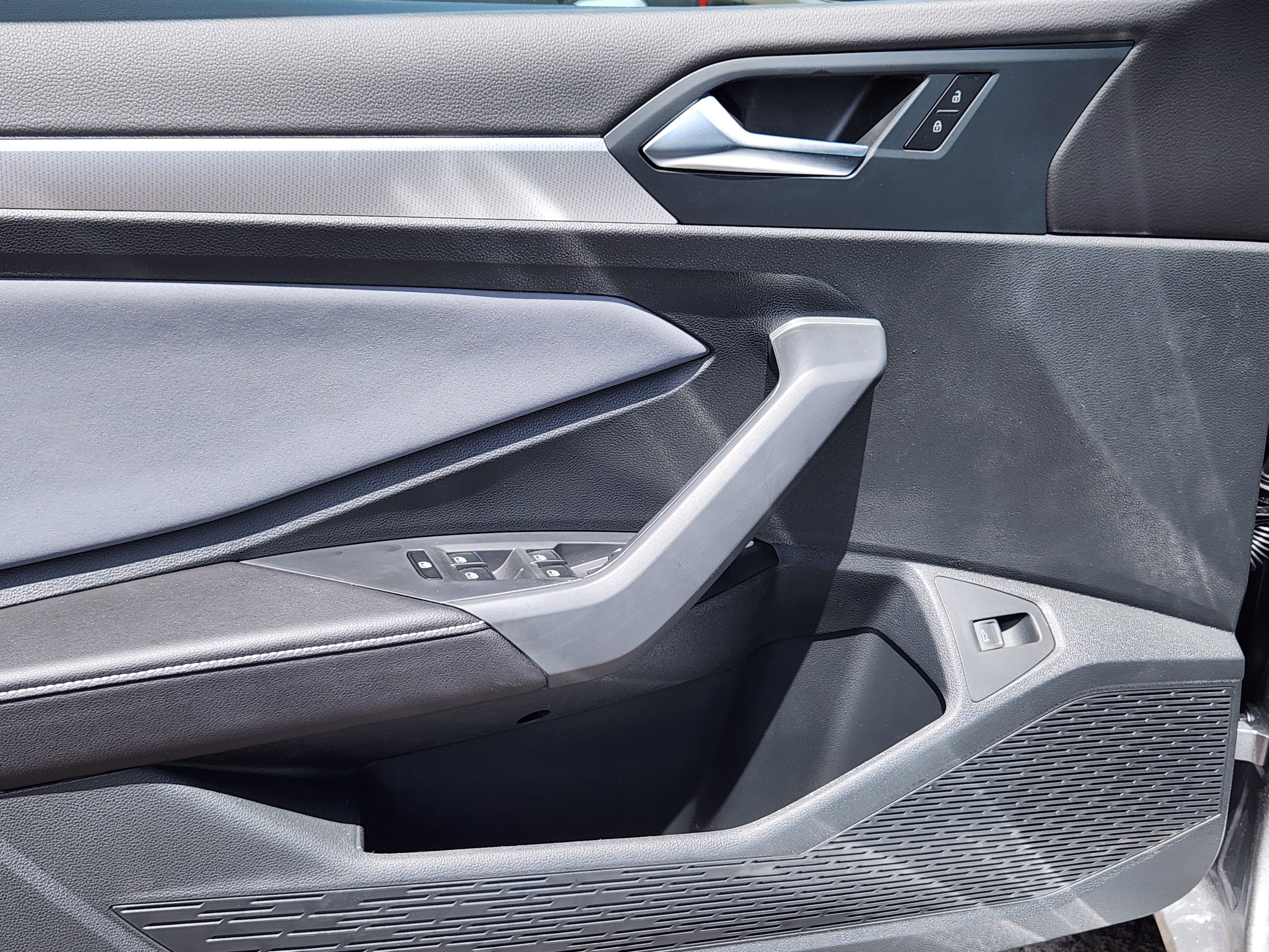 New 2026 Silver Volkswagen 1.5T SE image 12