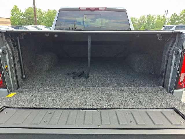 Used 2023 Silver GMC Denali image 29